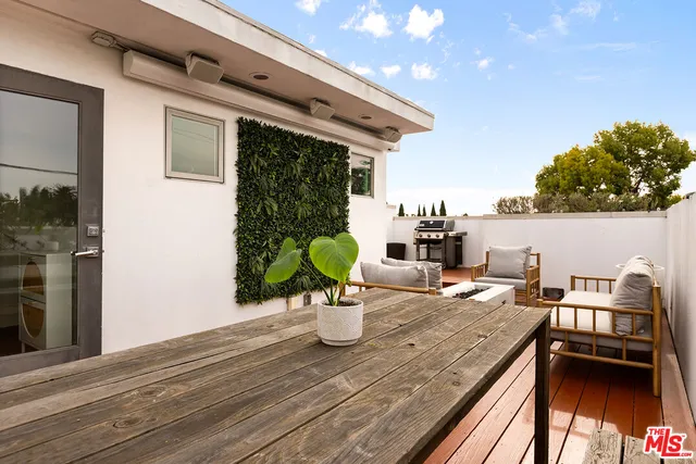 $6,495 | 6074 West Studio Court, Los Angeles, CA 90038