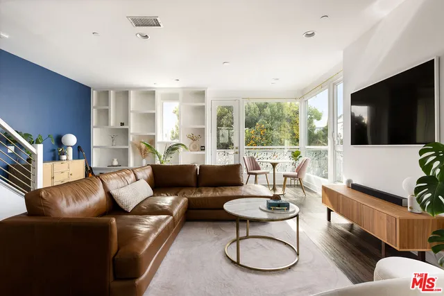 $6,495 | 6074 West Studio Court, Los Angeles, CA 90038