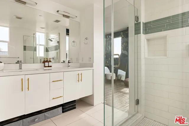 $6,495 | 6074 West Studio Court, Los Angeles, CA 90038