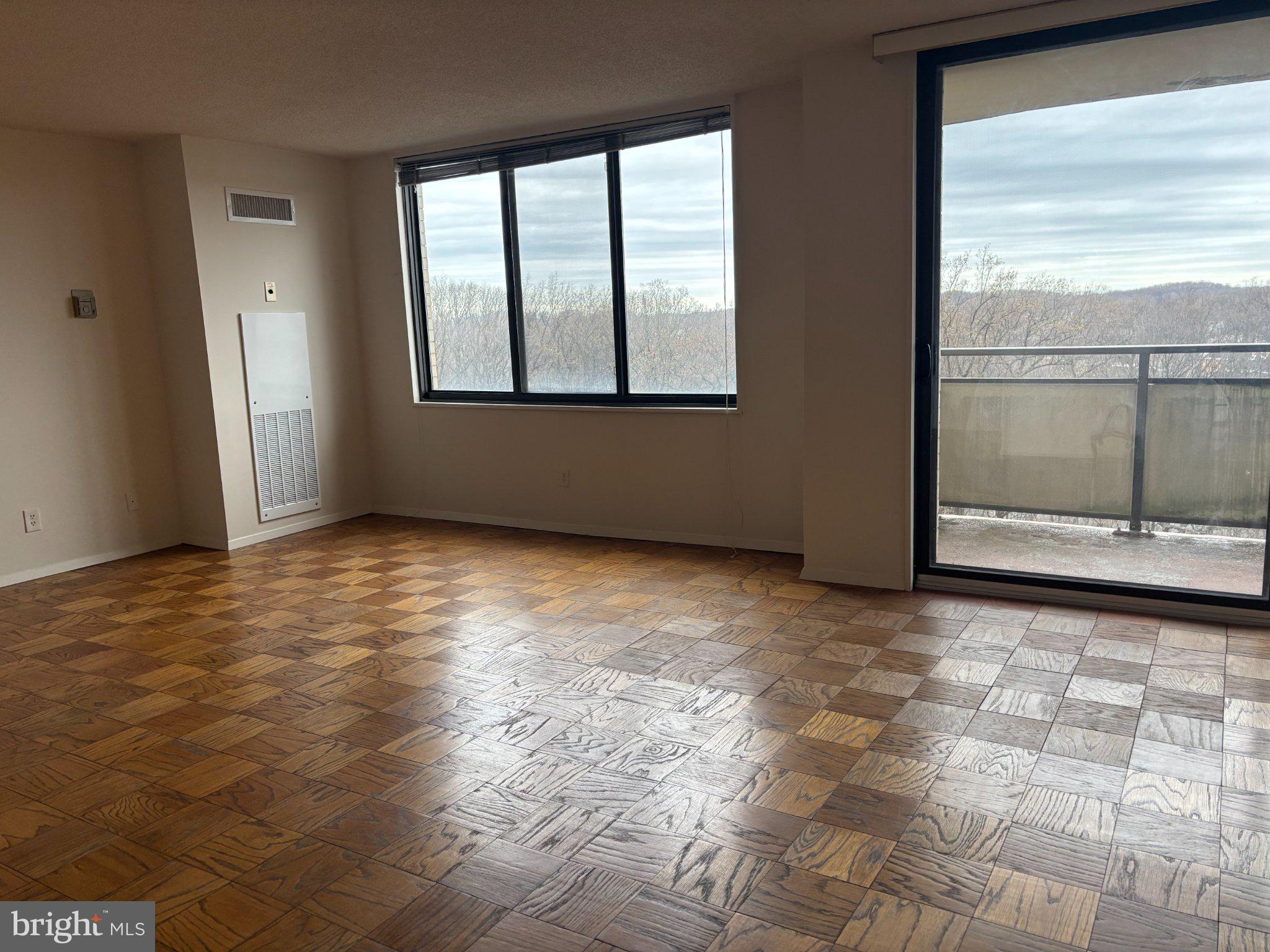 5225 Pooks Hill Road, Unit 1326 Bethesda, MD 20814 - Photo 9 of 24 a view of an empty room and window