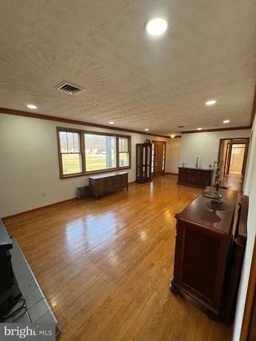 $3,500 | 523 Queenstown Road, Severn, MD 21144