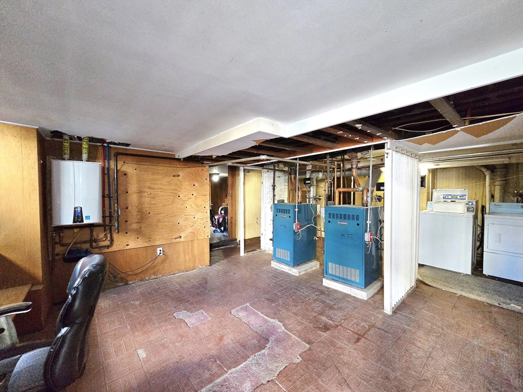14 Harding Avenue Everett, MA 02149 - Photo 38 of 40