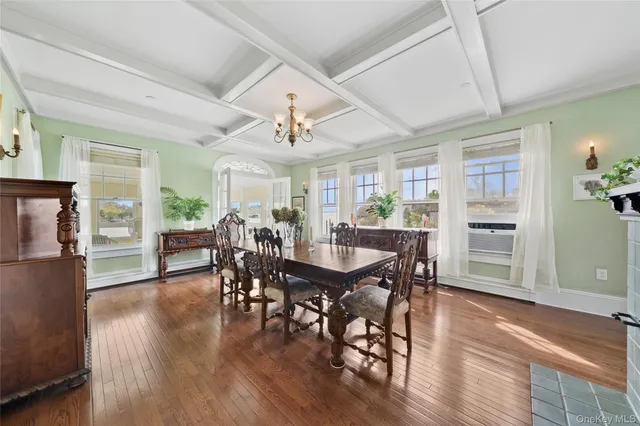 $1,200,000 | 260 Ocean Avenue, Amityville, NY 11701