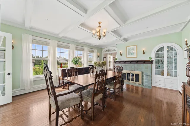 $1,200,000 | 260 Ocean Avenue, Amityville, NY 11701