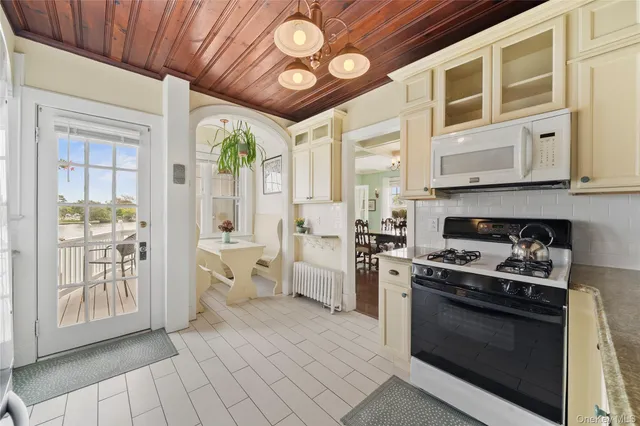 $1,200,000 | 260 Ocean Avenue, Amityville, NY 11701