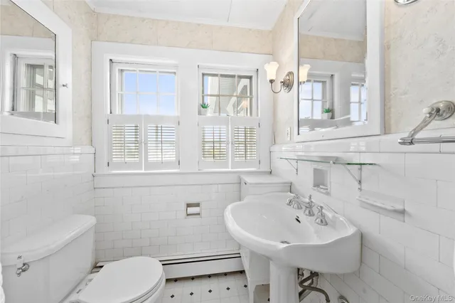 $1,200,000 | 260 Ocean Avenue, Amityville, NY 11701