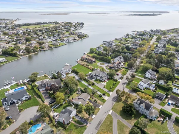 $1,075,000 | 260 Ocean Avenue, Amityville, NY 11701