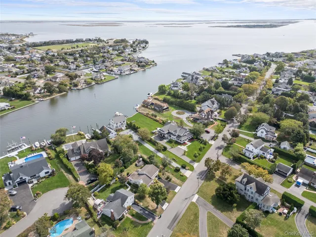 $1,200,000 | 260 Ocean Avenue, Amityville, NY 11701