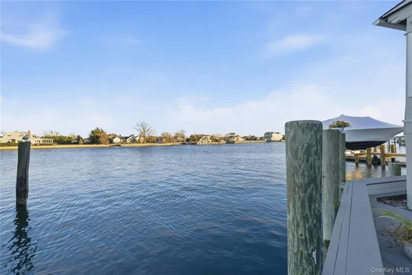 $1,075,000 | 260 Ocean Avenue, Amityville, NY 11701
