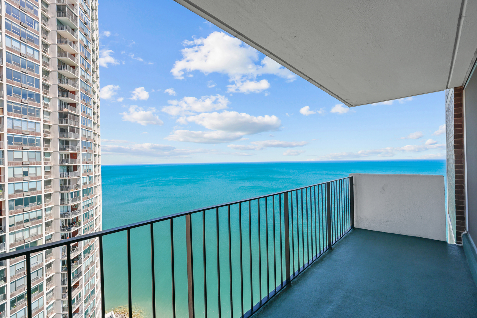 6033 North Sheridan Road, Unit 24B Chicago, IL 60660 - Photo 7 of 31