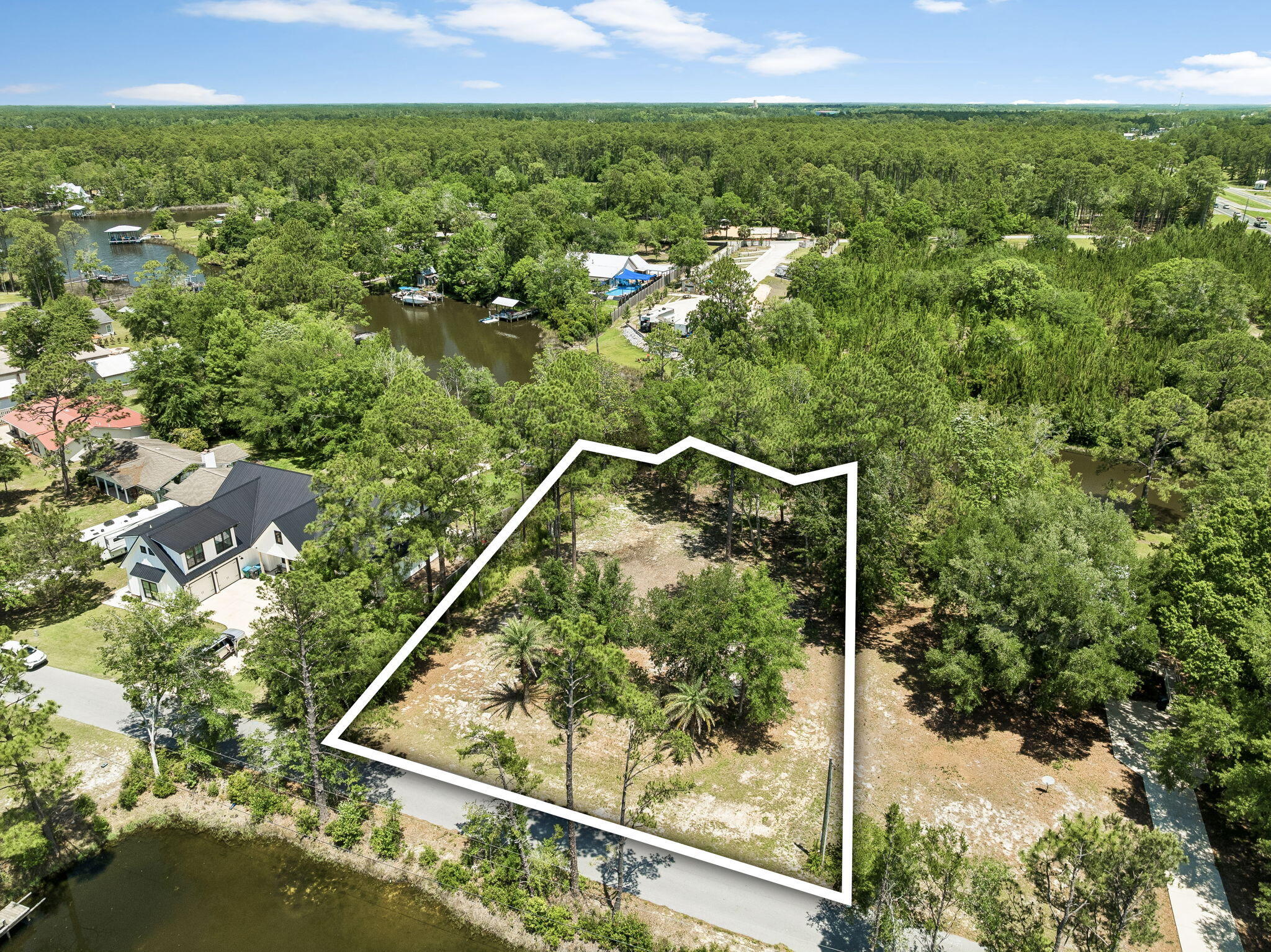 92 Waterside Lane Freeport, FL 32439 - Photo 7 of 28 a view of a yard from a balcony