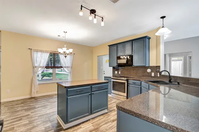 $459,900 | 25896 Lake View Court West, Hockley, TX 77447