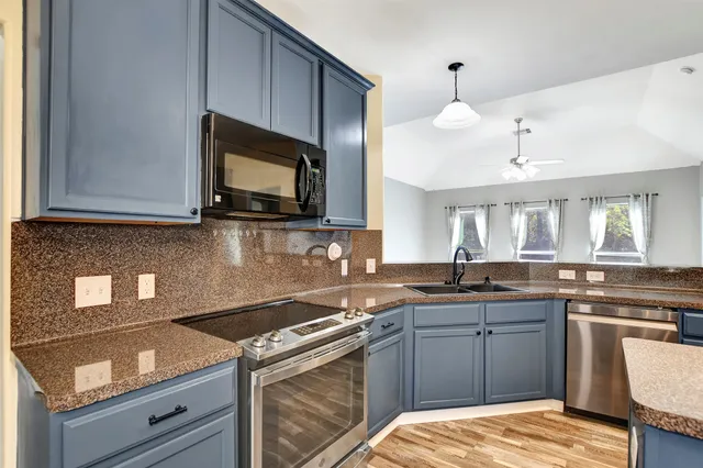 $459,900 | 25896 Lake View Court West, Hockley, TX 77447