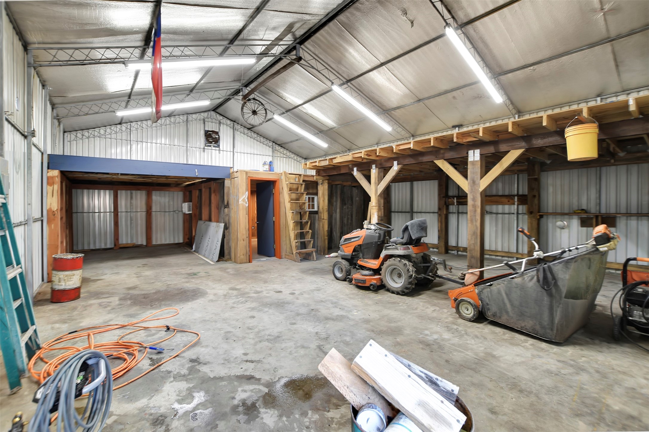 25896 Lake View Court West Hockley, TX 77447 - Photo 42 of 47 a view of a garage