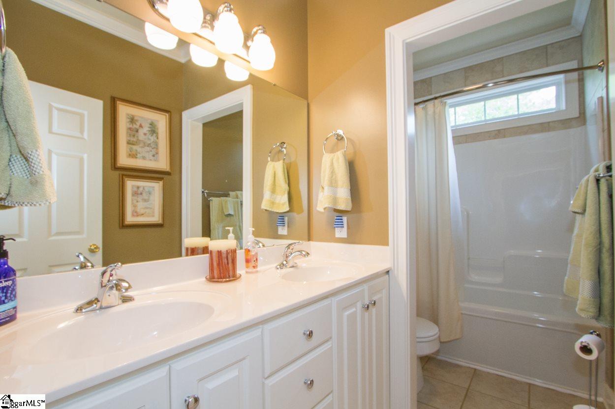 103 Heathwood Road Easley, SC 29640 - Photo 22 of 36