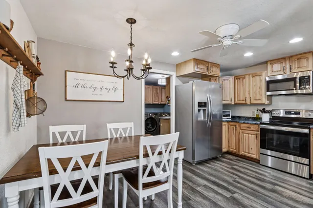 $284,900 | 50 East State Street, Hartford, WI 53027