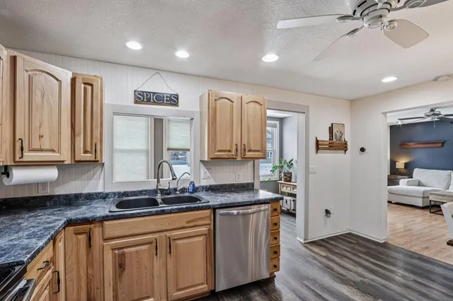 $284,900 | 50 East State Street, Hartford, WI 53027