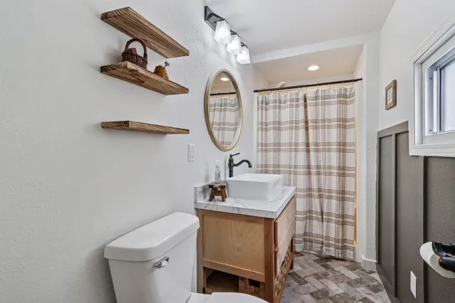 $284,900 | 50 East State Street, Hartford, WI 53027