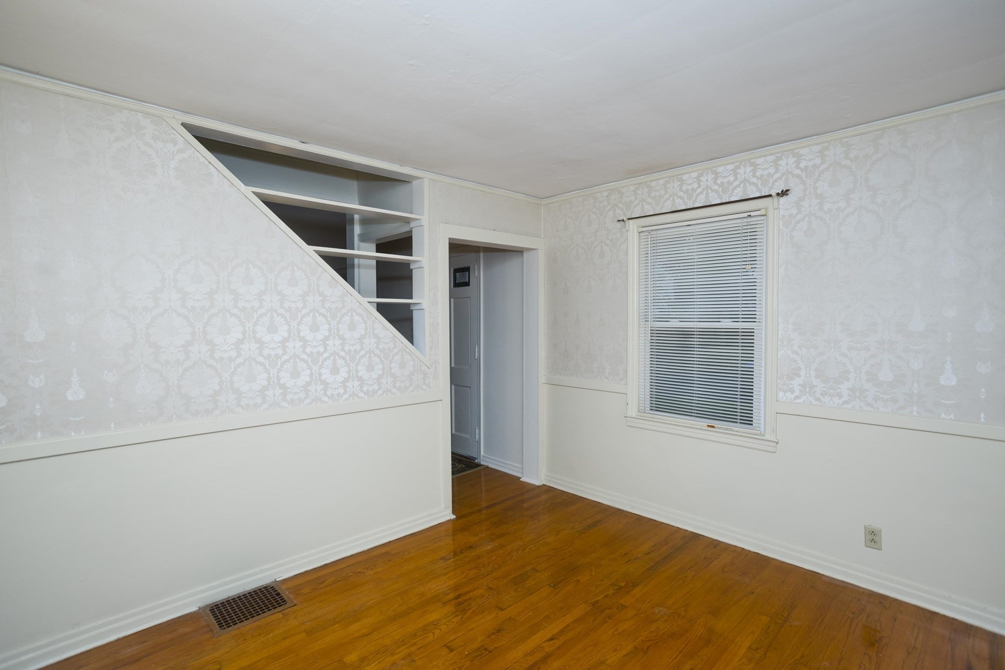 55 Arden Street Springfield, MA 01118 - Photo 13 of 32 Gallery Image 13