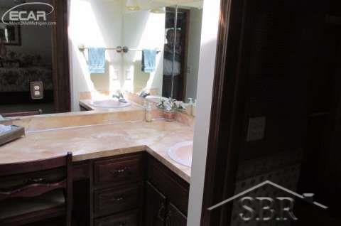 10740 Roedel Road Frankenmuth, MI 48734 - Photo 13 of 20 31287112-12.JPG