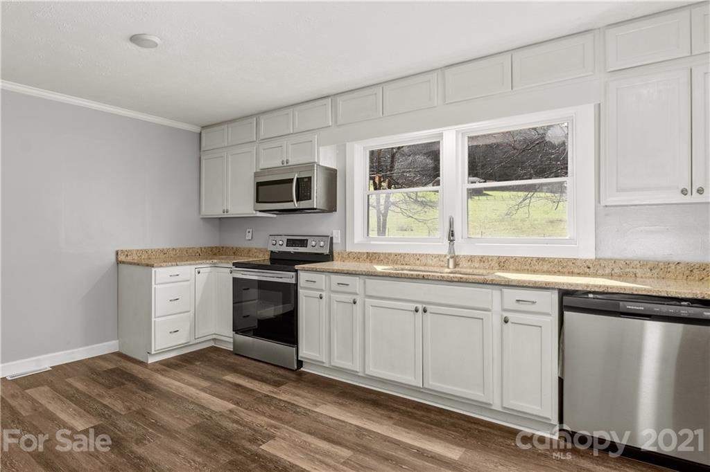 983 Camp Branch Road Waynesville, NC 28786 - Photo 3 of 22