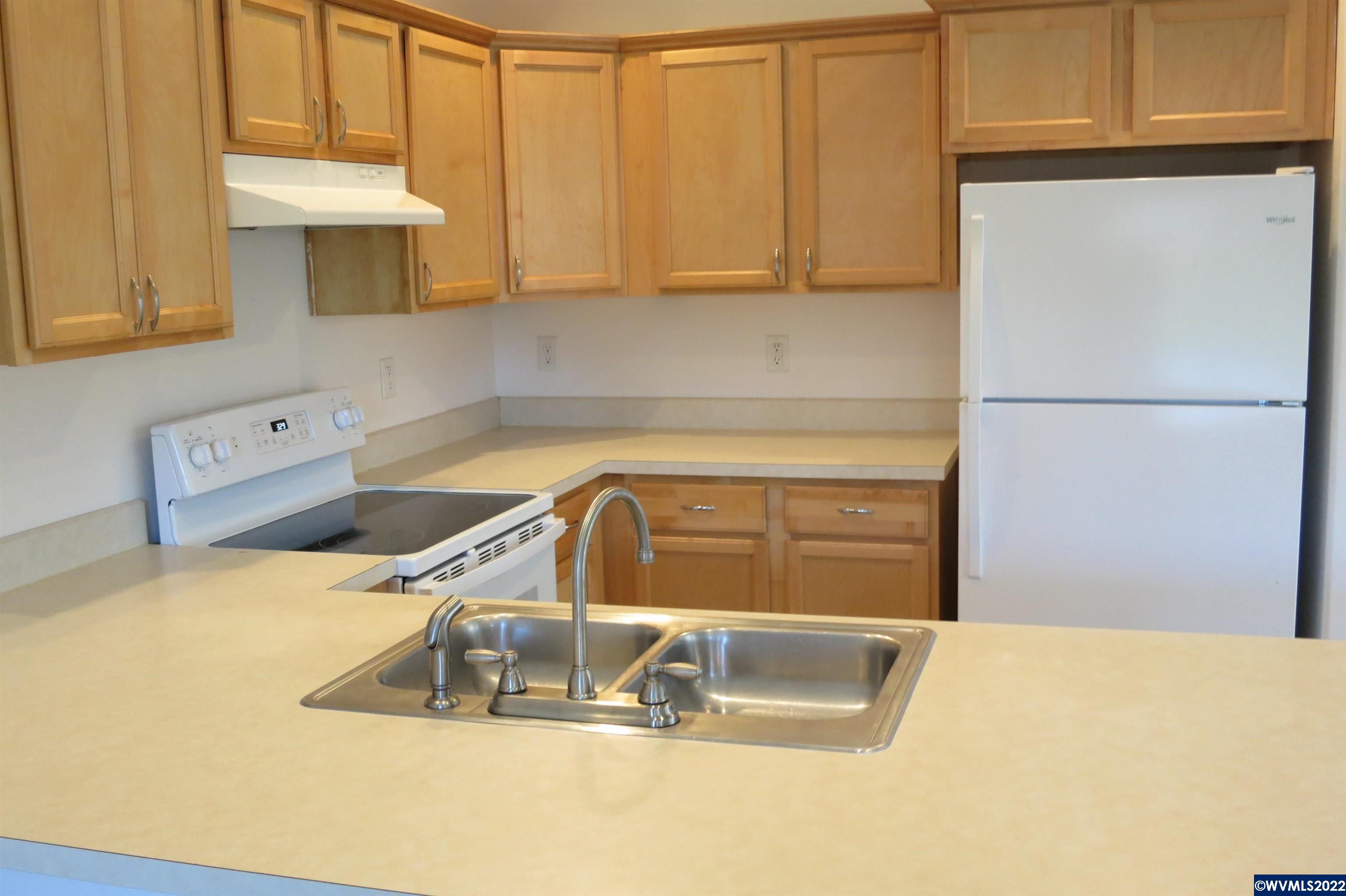 242 Southwest Harder Avenue Dallas, OR 97338 - Photo 5 of 28 Gallery Image 5