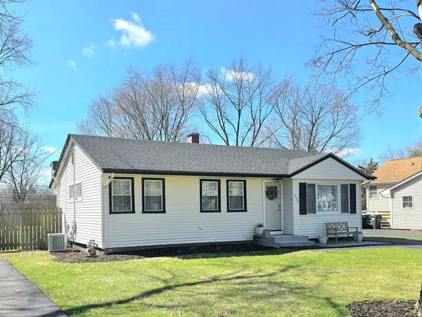 $364,900 | 344 Douglas Road, Batavia, IL 60510