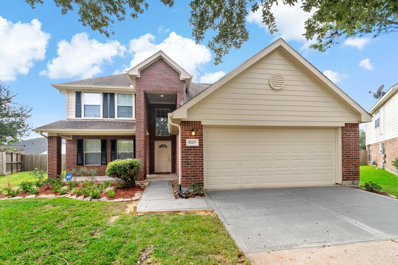 5607 Lilywood Court Rosharon, TX 77583 - Photo 1 of 49 Welcome Home!