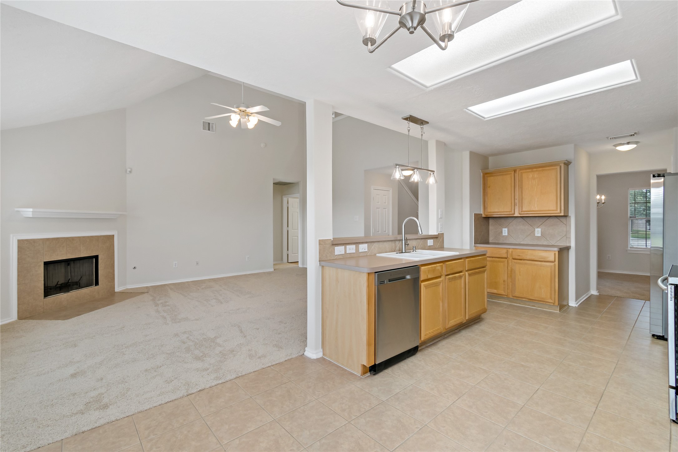 5607 Lilywood Court Rosharon, TX 77583 - Photo 11 of 49