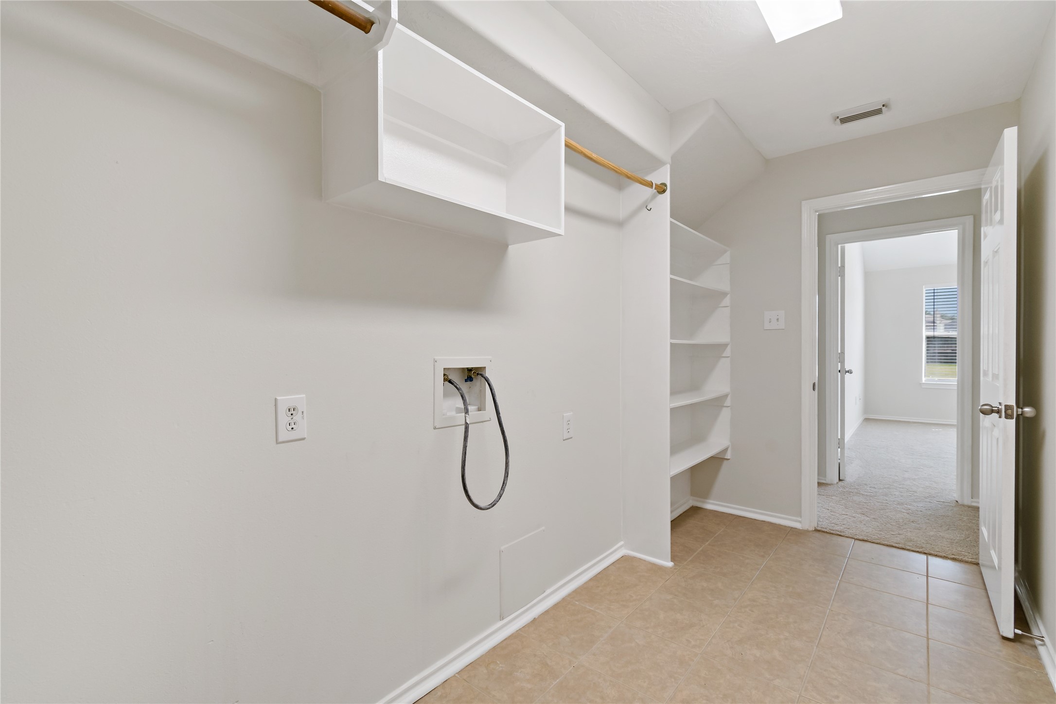 5607 Lilywood Court Rosharon, TX 77583 - Photo 16 of 49 Utility Room