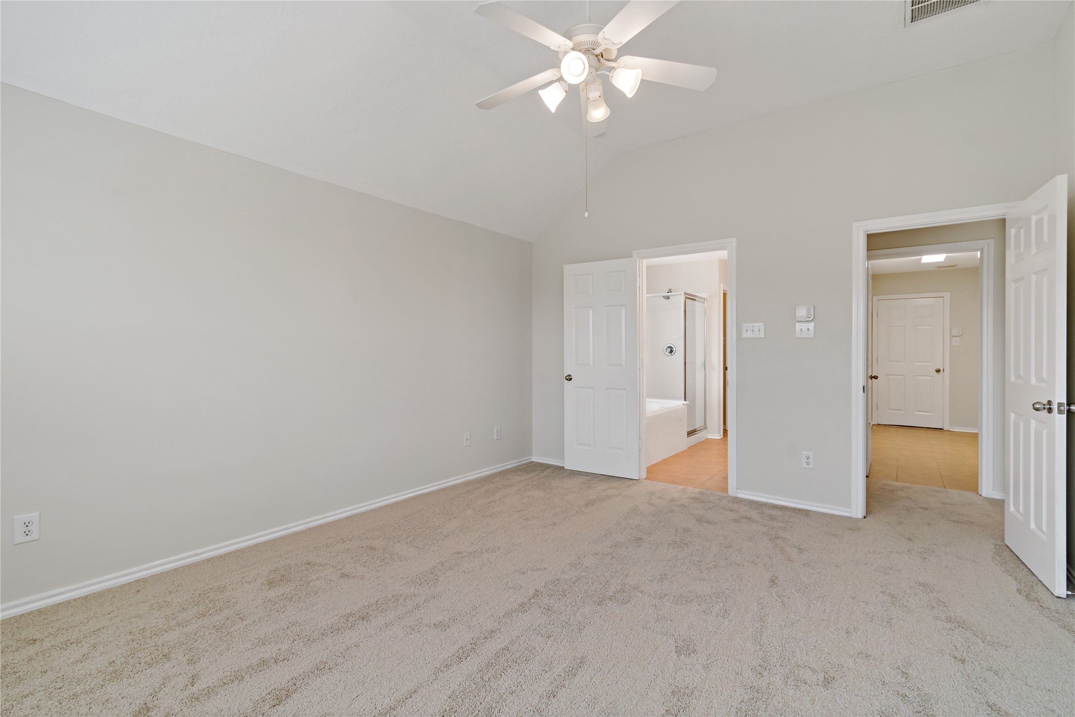 5607 Lilywood Court Rosharon, TX 77583 - Photo 20 of 49 Primary Bedroom