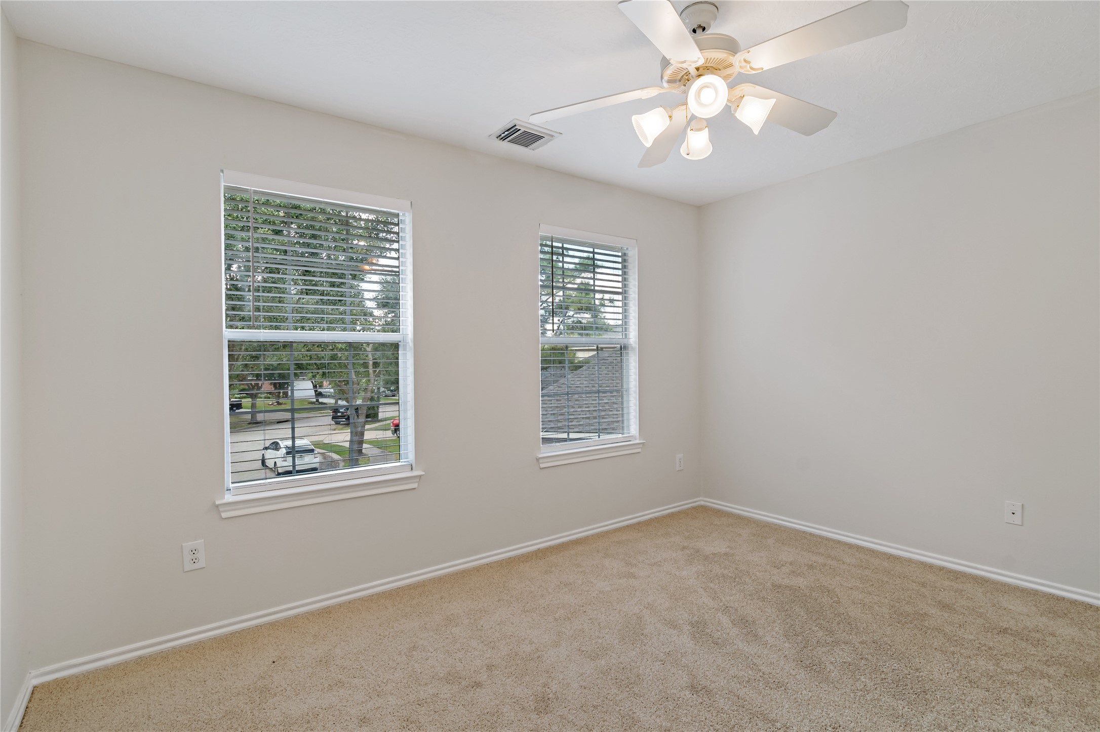 5607 Lilywood Court Rosharon, TX 77583 - Photo 30 of 49