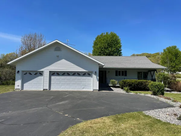 $385,000 | 11411 Flavin Road, Greenfield, WI 54660
