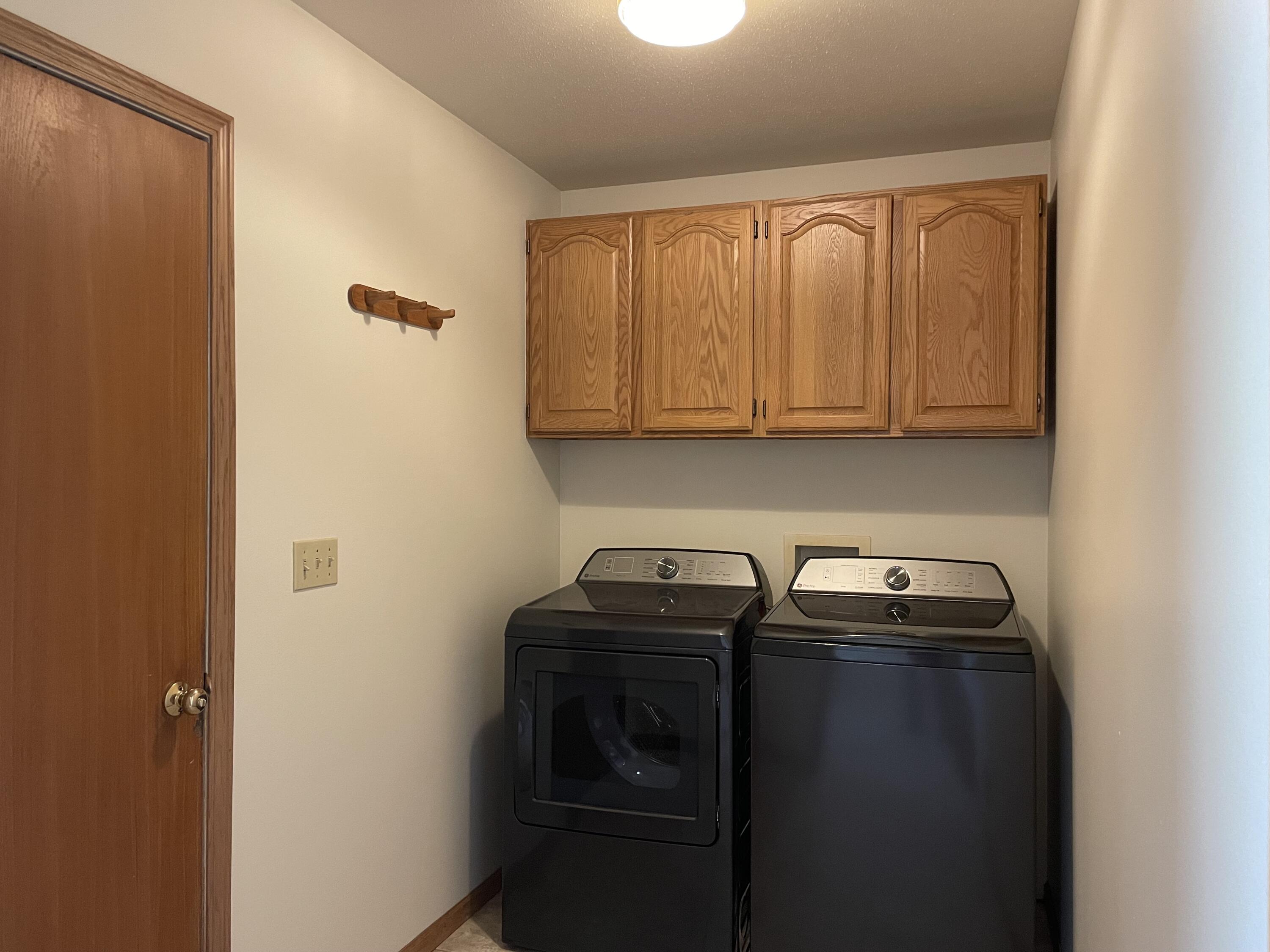 11411 Flavin Road Greenfield, WI 54660 - Photo 12 of 26 Laundry