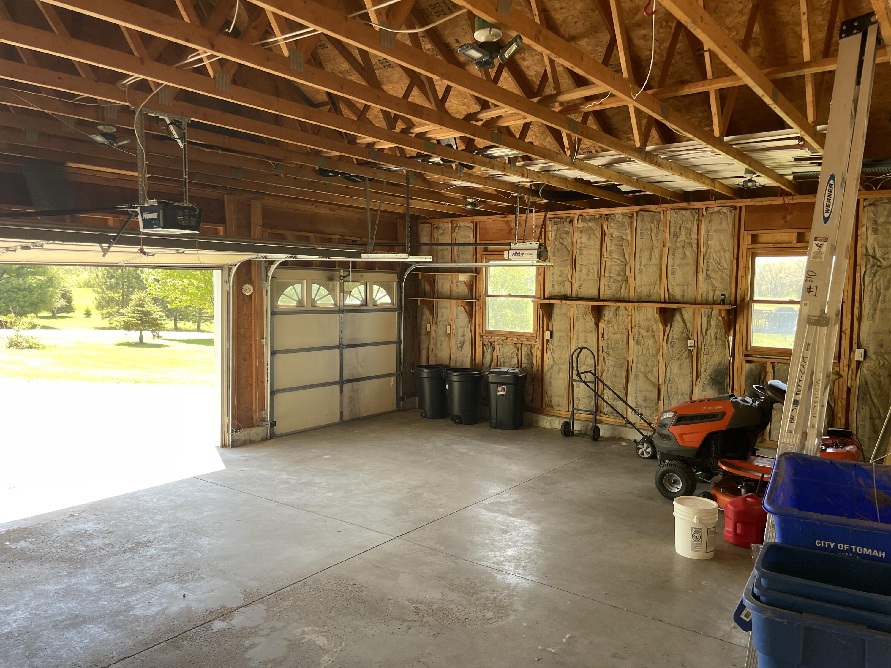 11411 Flavin Road Greenfield, WI 54660 - Photo 20 of 26 Garage