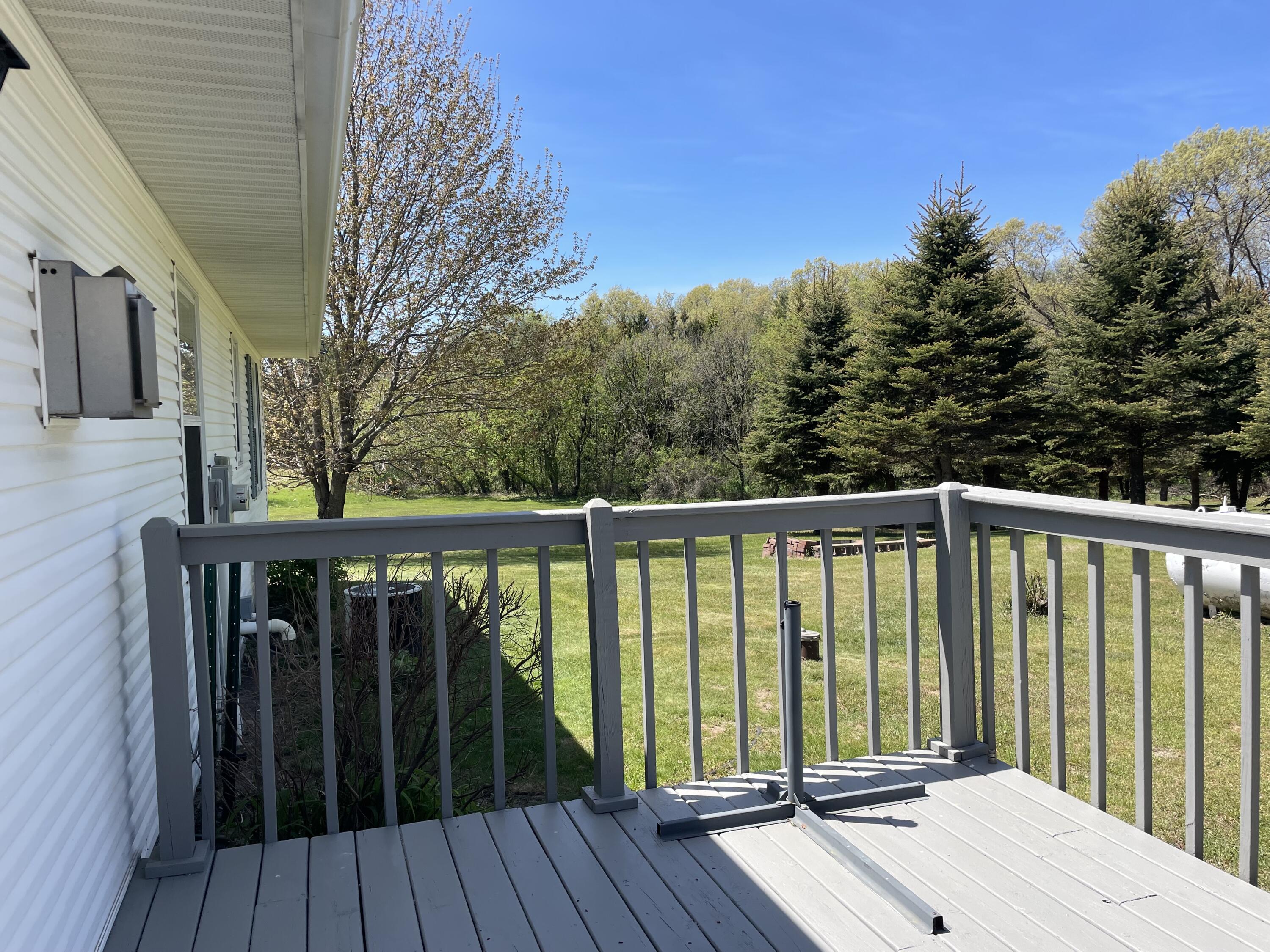 11411 Flavin Road Greenfield, WI 54660 - Photo 21 of 26 Deck