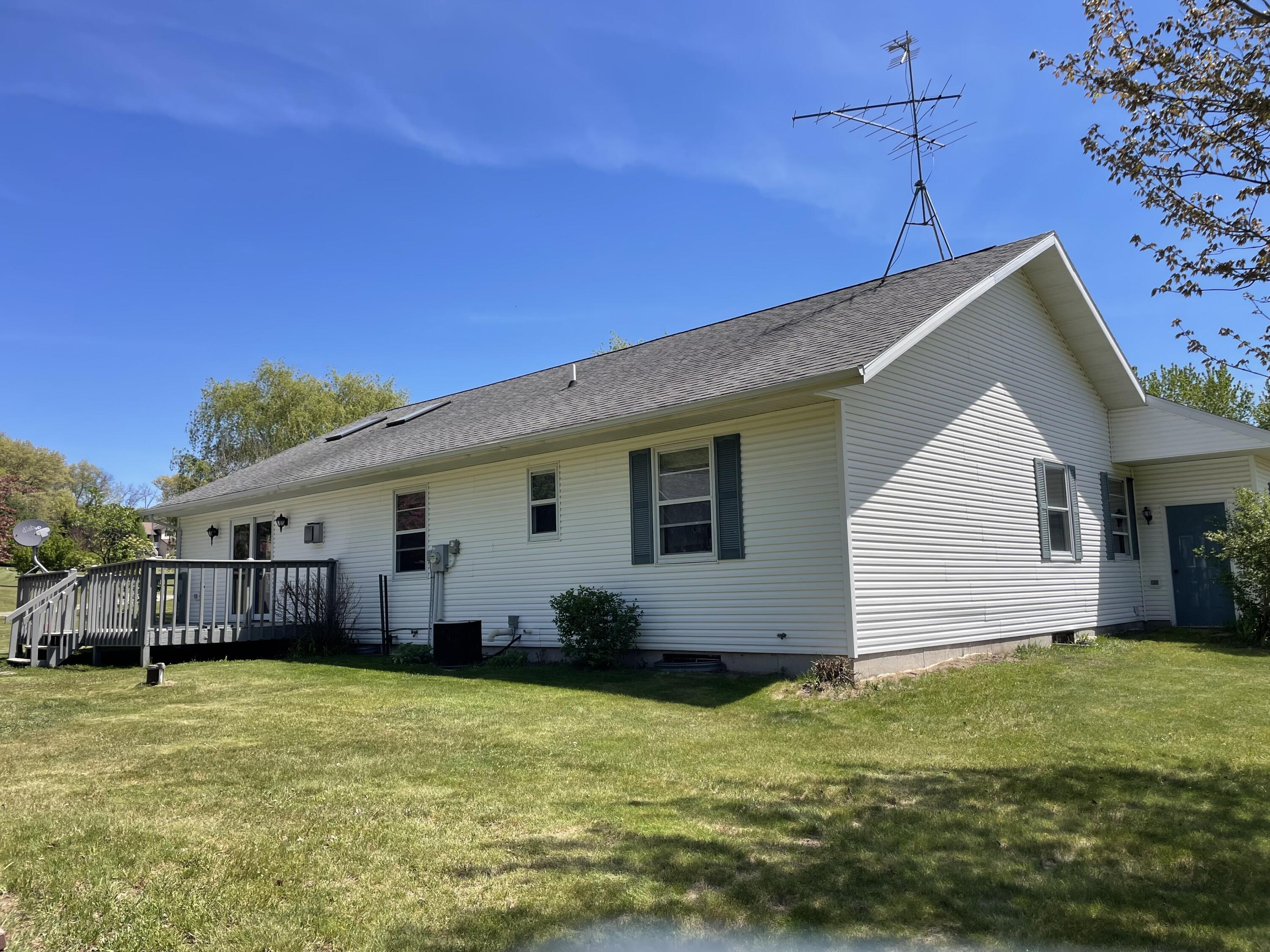 11411 Flavin Road Greenfield, WI 54660 - Photo 22 of 26 Back