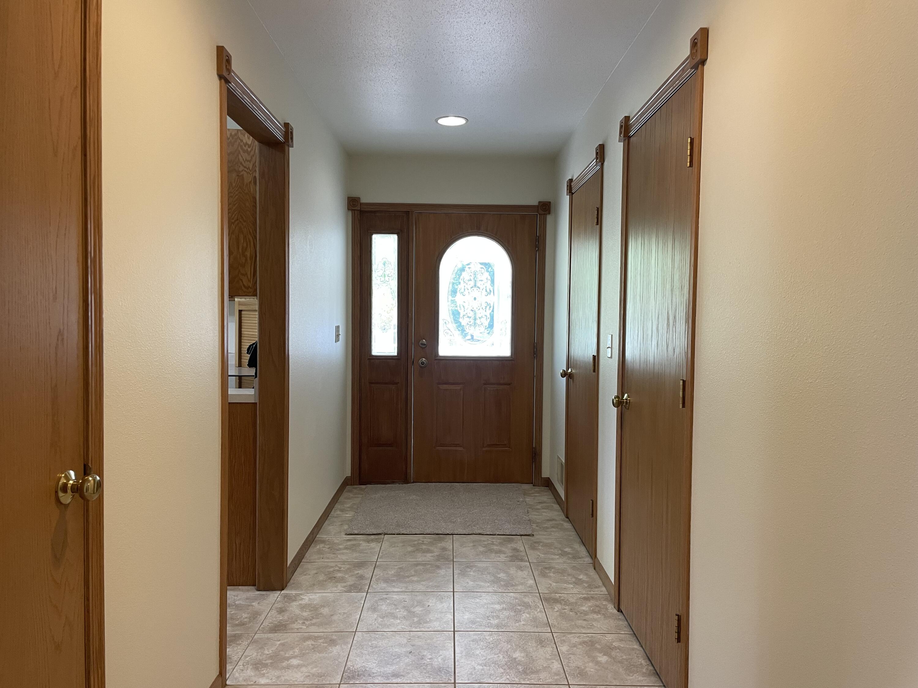11411 Flavin Road Greenfield, WI 54660 - Photo 3 of 26 Entry