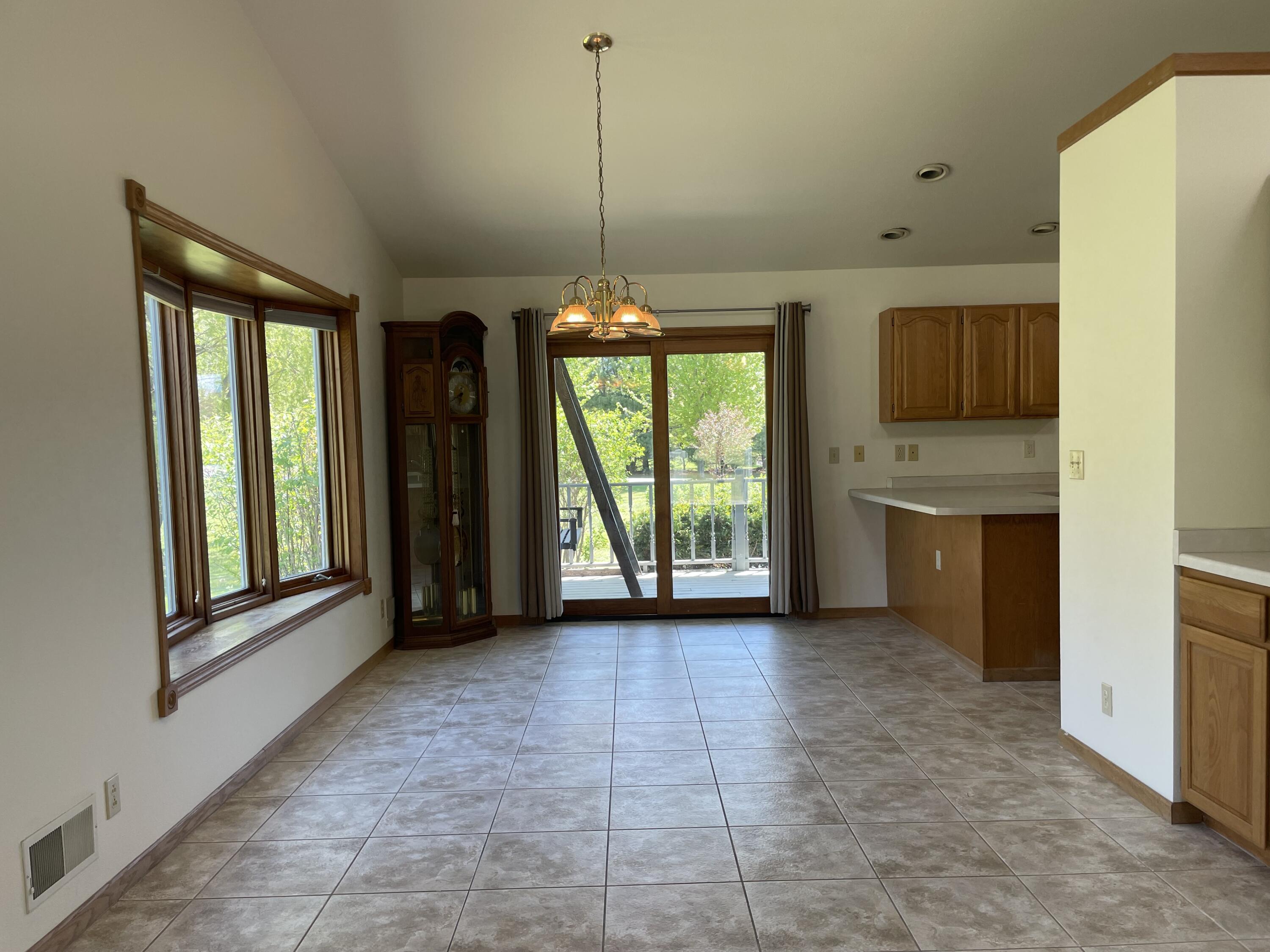11411 Flavin Road Greenfield, WI 54660 - Photo 7 of 26 Dining Area