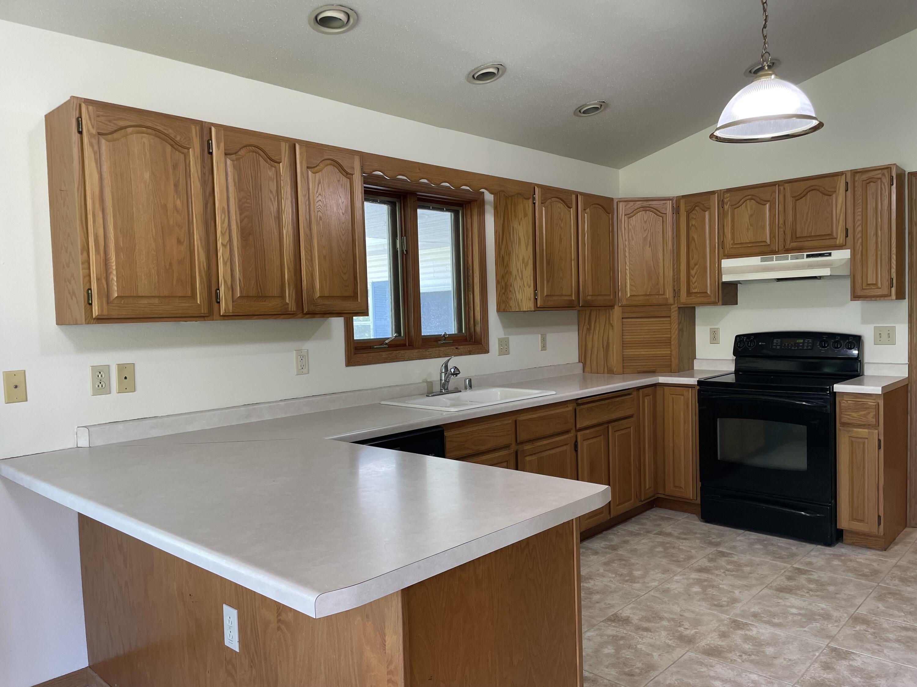 11411 Flavin Road Greenfield, WI 54660 - Photo 9 of 26 Peninsula