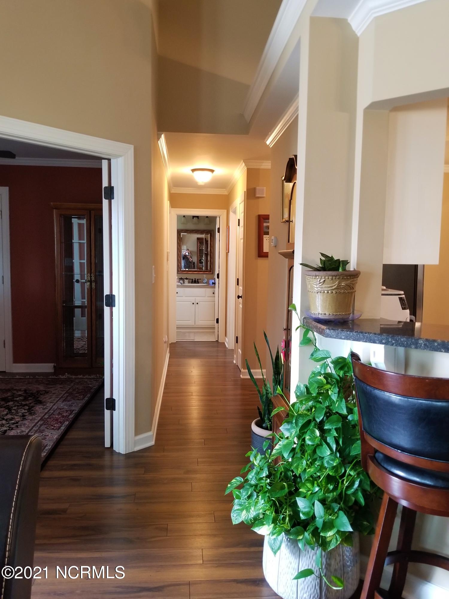 1870 Lansdowne Road Rocky Mount, NC 27804 - Photo 24 of 43 Hallway