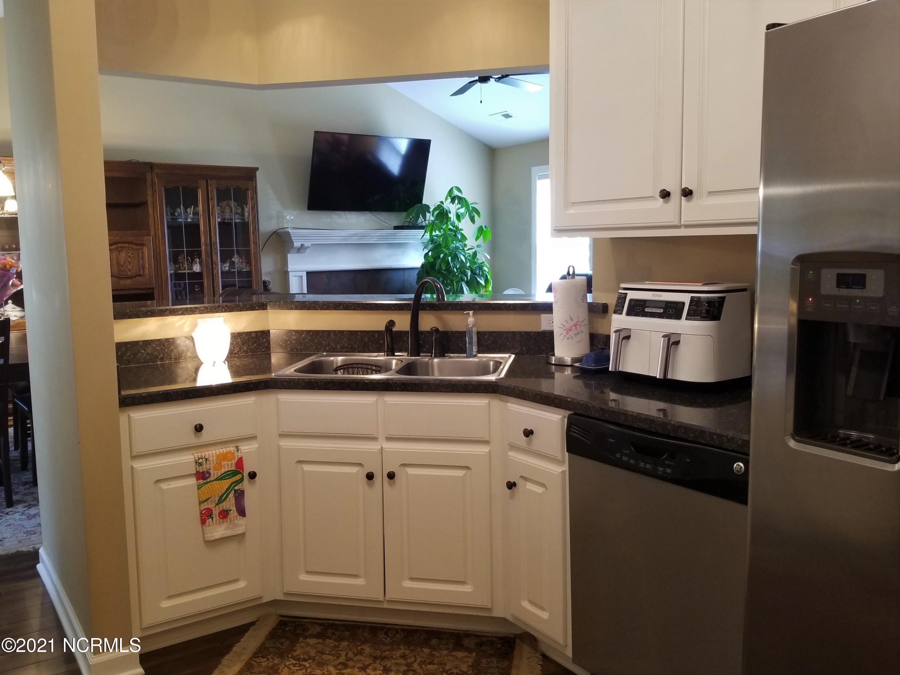 1870 Lansdowne Road Rocky Mount, NC 27804 - Photo 26 of 43 Kitchen sink and bar area