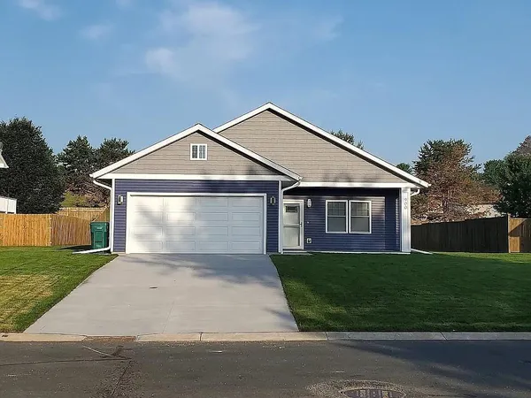 $399,900 | 900 8 Avenue Southwest, Pine Island, MN 55963