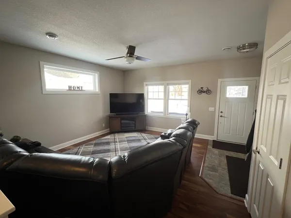 $399,900 | 900 8 Avenue Southwest, Pine Island, MN 55963