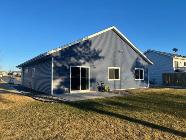 $399,900 | 900 8 Avenue Southwest, Pine Island, MN 55963