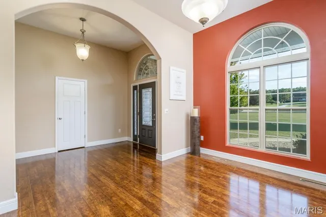 $559,900 | 22805 Green Hills Road, Lebanon, MO 65536