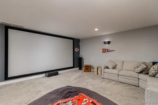 $559,900 | 22805 Green Hills Road, Lebanon, MO 65536