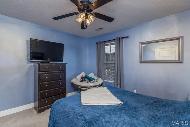 $559,900 | 22805 Green Hills Road, Lebanon, MO 65536