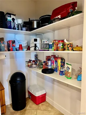 $559,900 | 22805 Green Hills Road, Lebanon, MO 65536