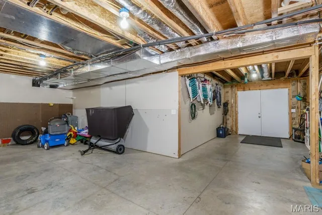 $559,900 | 22805 Green Hills Road, Lebanon, MO 65536